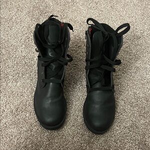 Fiorenzi Women’s Black Lace-Up Adventure Boots Size 8